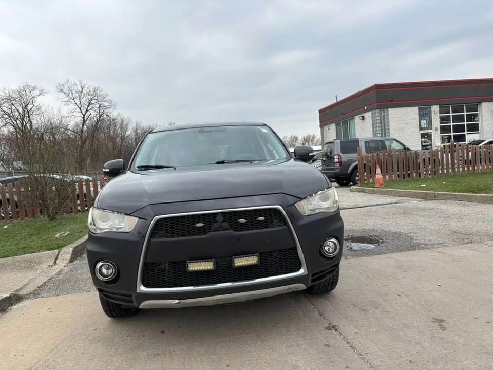 2012 Mitsubishi Outlander - Image 3 of 18