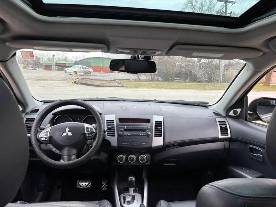 2012 Mitsubishi Outlander - Image 11 of 18