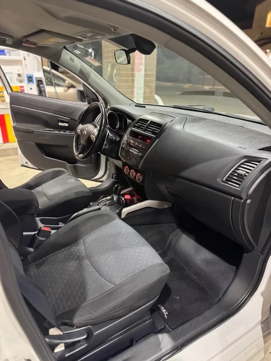 2012 Mitsubishi Outlander - Image 7 of 10