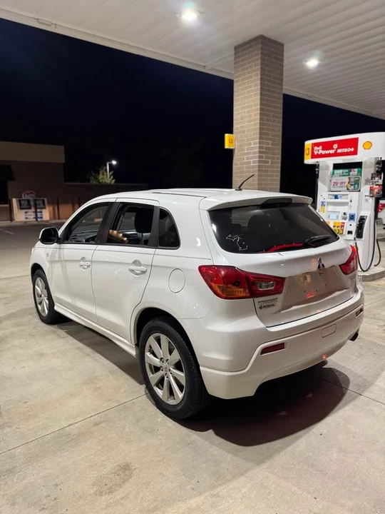 2012 Mitsubishi Outlander - Image 4 of 10