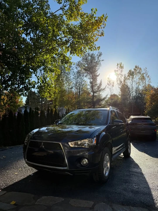 2012 Mitsubishi Outlander - Image 3 of 16