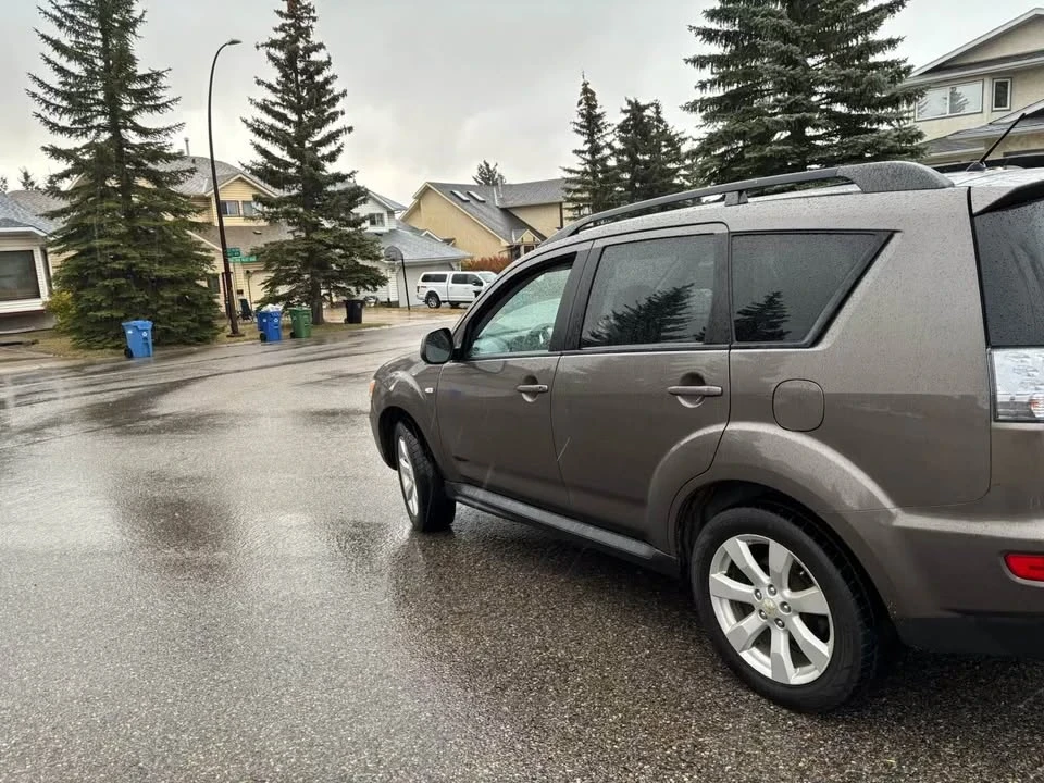 2012 Mitsubishi Outlander - Image 3 of 9