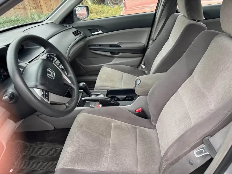 2012 Mitsubishi Outlander - Image 8 of 9