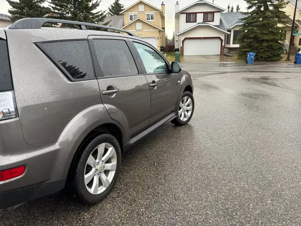 2012 Mitsubishi Outlander - Image 5 of 9