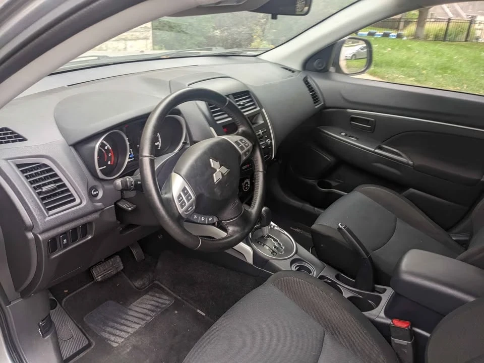 2012 Mitsubishi Outlander - Image 5 of 8