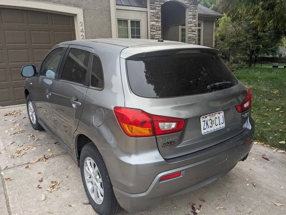 2012 Mitsubishi Outlander - Image 4 of 8