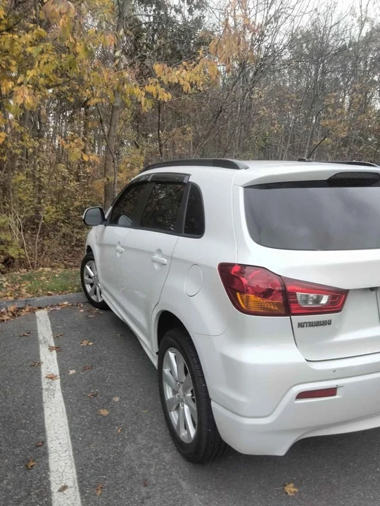 2012 Mitsubishi Outlander - Image 3 of 4