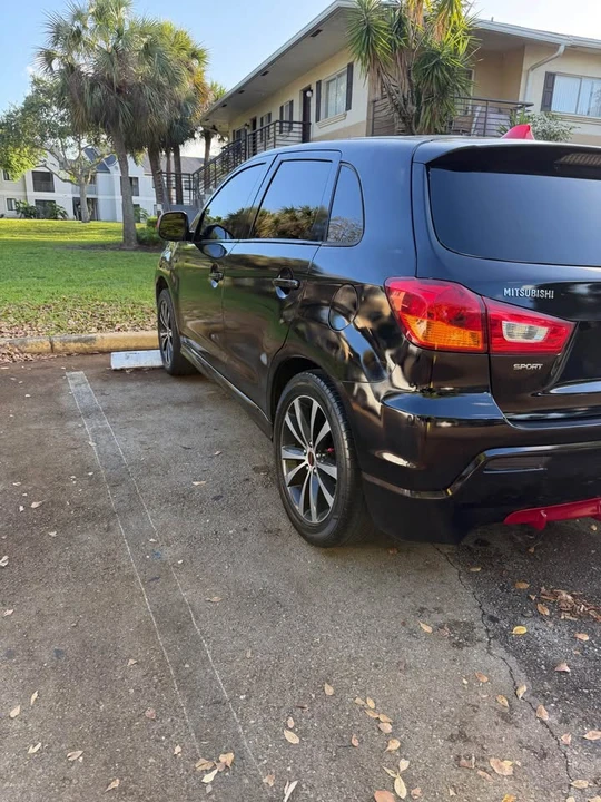 2012 Mitsubishi Outlander - Image 4 of 10