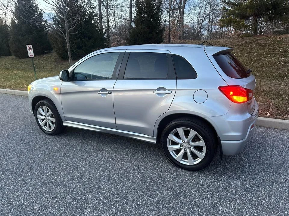 2012 Mitsubishi Outlander - Image 4 of 10