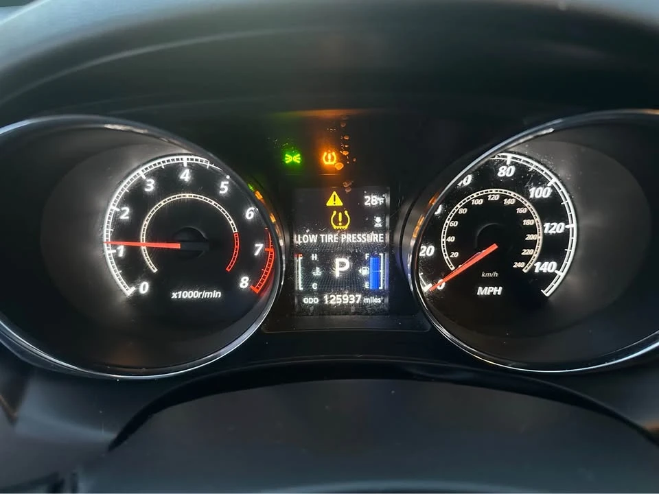 2012 Mitsubishi Outlander - Image 6 of 10