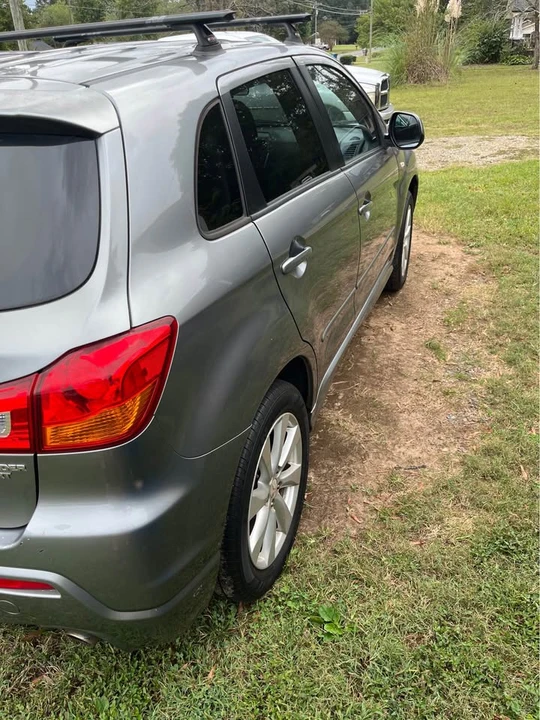 2012 Mitsubishi Outlander - Image 2 of 6