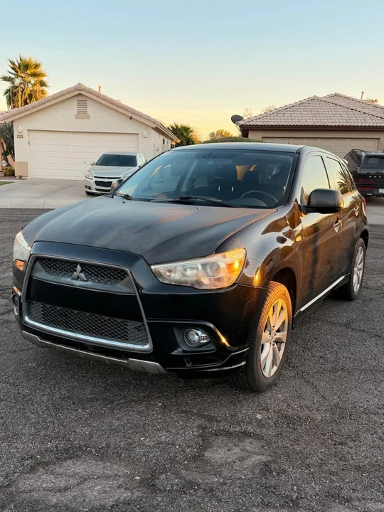 2012 Mitsubishi Outlander - Image 2 of 7