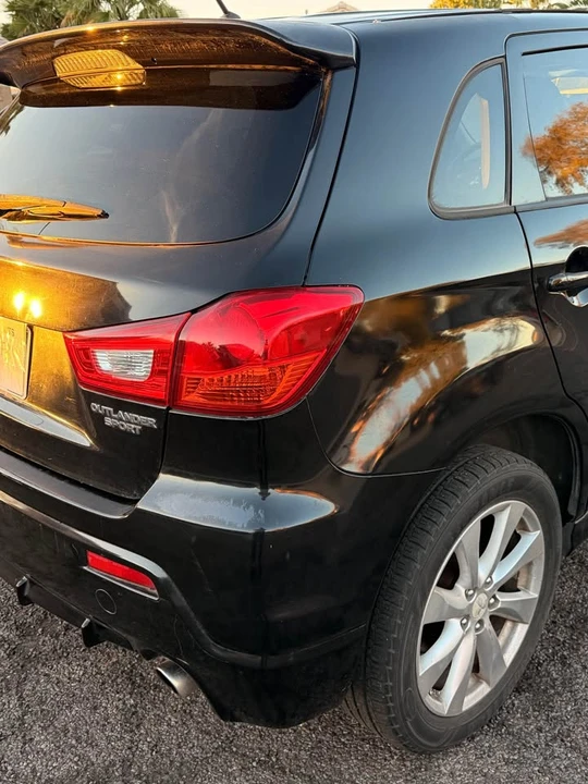 2012 Mitsubishi Outlander - Image 4 of 7