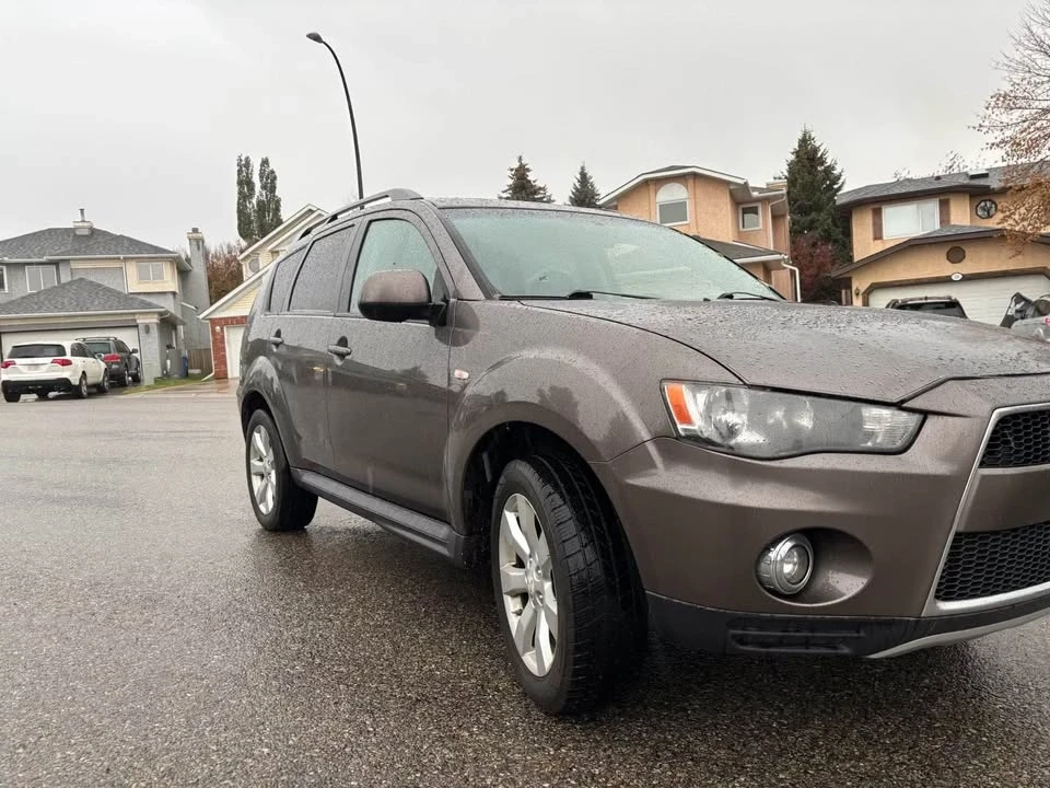 2012 Mitsubishi Outlander - Image 3 of 10