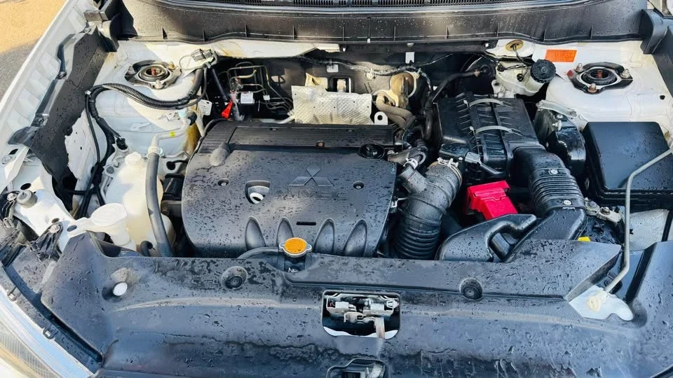 2012 Mitsubishi RVR - Image 11 of 14