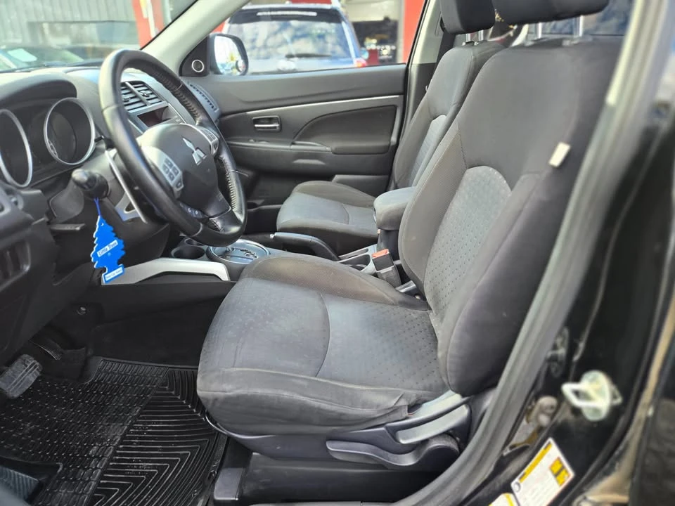 2012 Mitsubishi RVR - Image 11 of 14