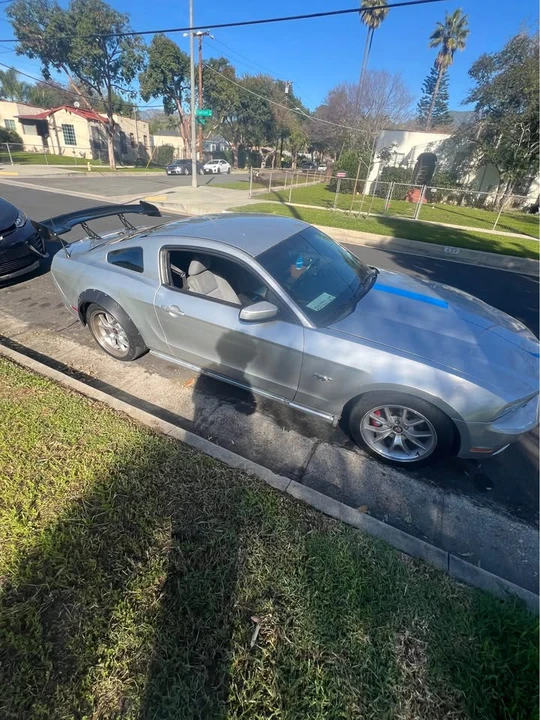 2012 Ford S197 Mustang - Image 2 of 8