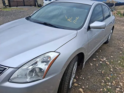2012 Nissan Altima 2.5 Platinum