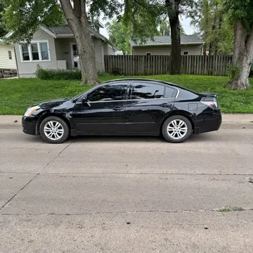 2012 Nissan Altima 2.5 Platinum Sedan