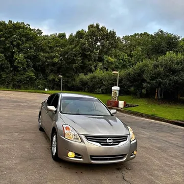 2012 Nissan Altima 2.5 Platinum Sedan 4D