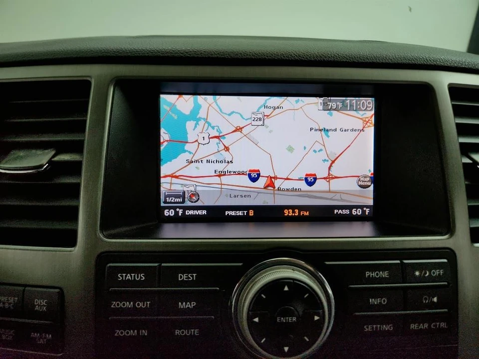 2012 Nissan Armada - Image 18 of 21