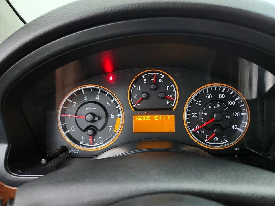 2012 Nissan Armada - Image 16 of 21