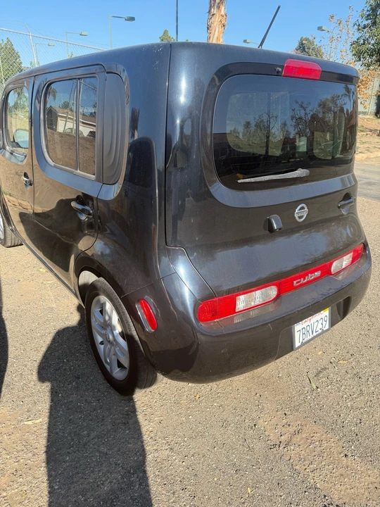 2012 Nissan Cube - Image 2 of 8