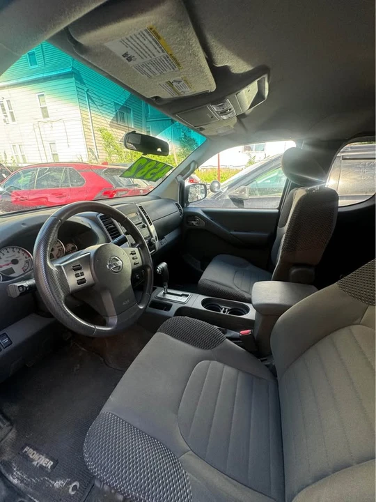 2012 Nissan Frontier 2nd Gen - Image 6 of 10