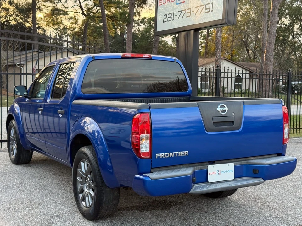 2012 Nissan Frontier 2nd Gen - Image 5 of 12