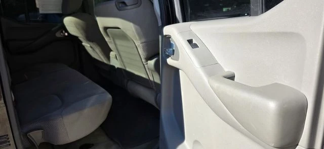 2012 Nissan Frontier 2nd Gen - Image 17 of 21