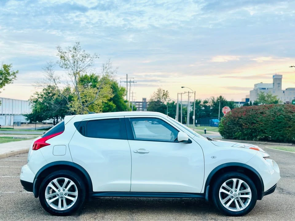2012 Nissan Juke - Image 8 of 13