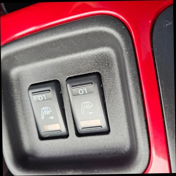 2012 Nissan Juke - Image 13 of 20
