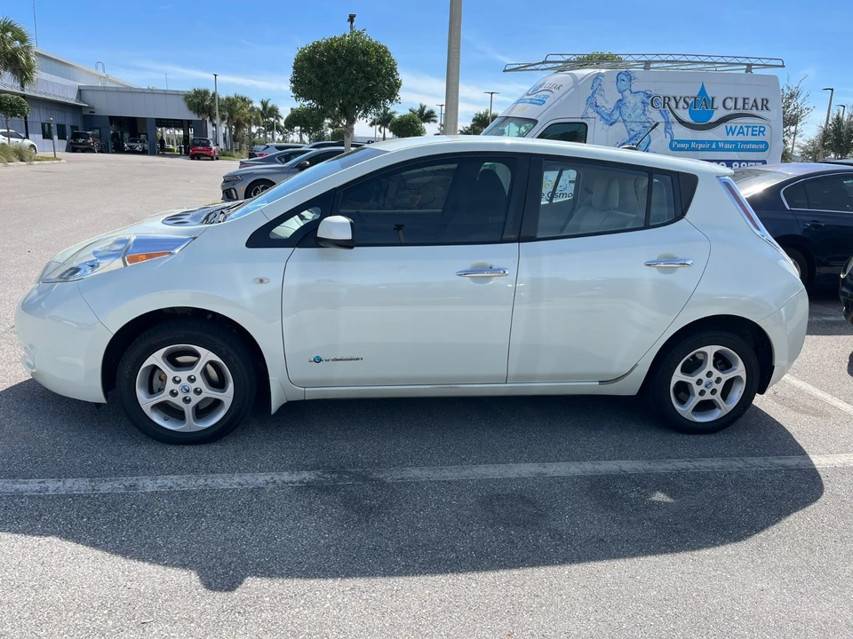 2012 Nissan Leaf - Image 2 of 11