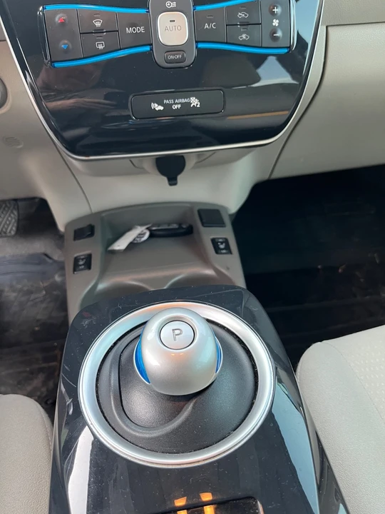 2012 Nissan Leaf - Image 13 of 17
