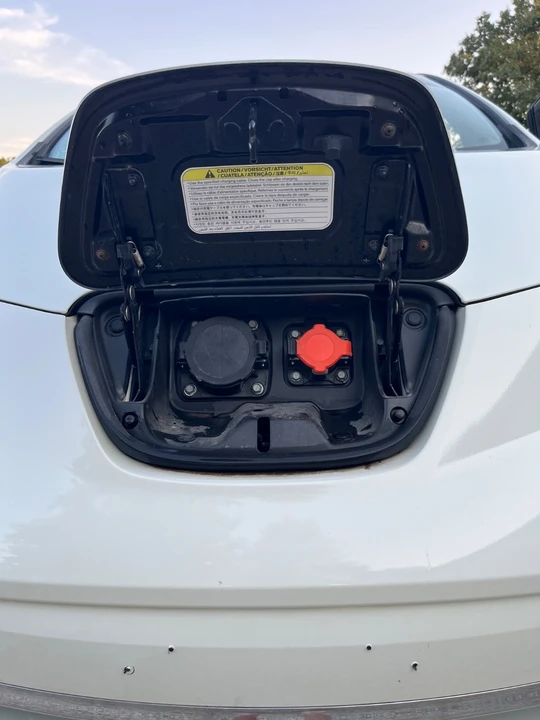 2012 Nissan Leaf - Image 17 of 17