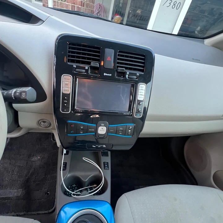 2012 Nissan Leaf - Image 11 of 20