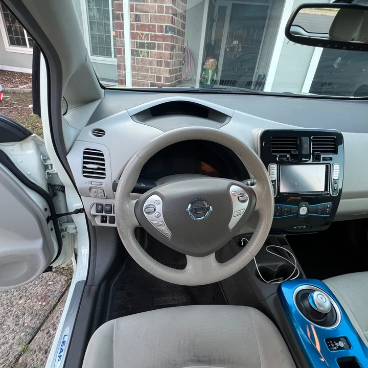 2012 Nissan Leaf - Image 10 of 20