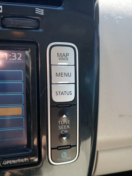 2012 Nissan Leaf - Image 11 of 14