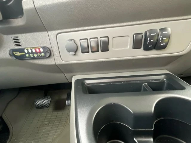 2012 Nissan NV3500 - Image 16 of 21