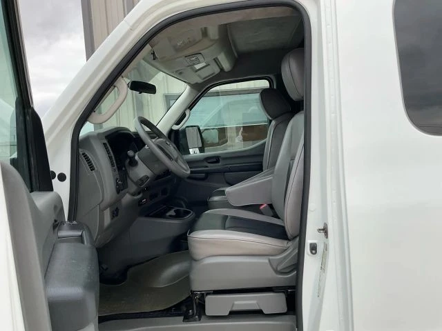 2012 Nissan NV3500 - Image 12 of 21