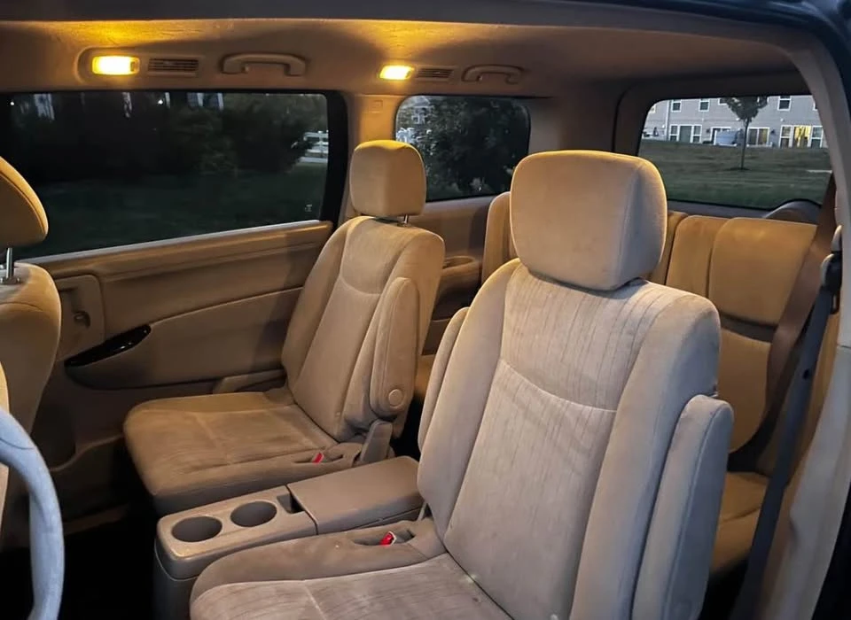 2012 Nissan Quest - Image 5 of 7