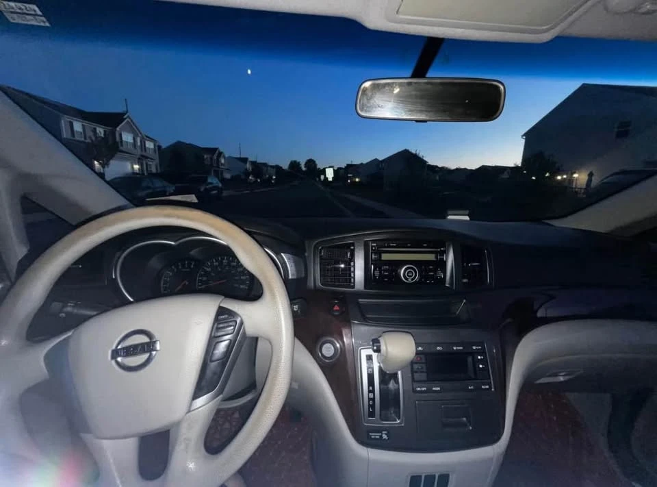 2012 Nissan Quest - Image 7 of 7