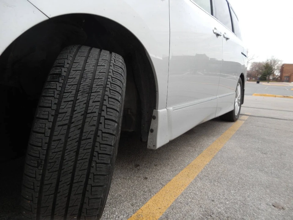 2012 Nissan Quest - Image 18 of 21
