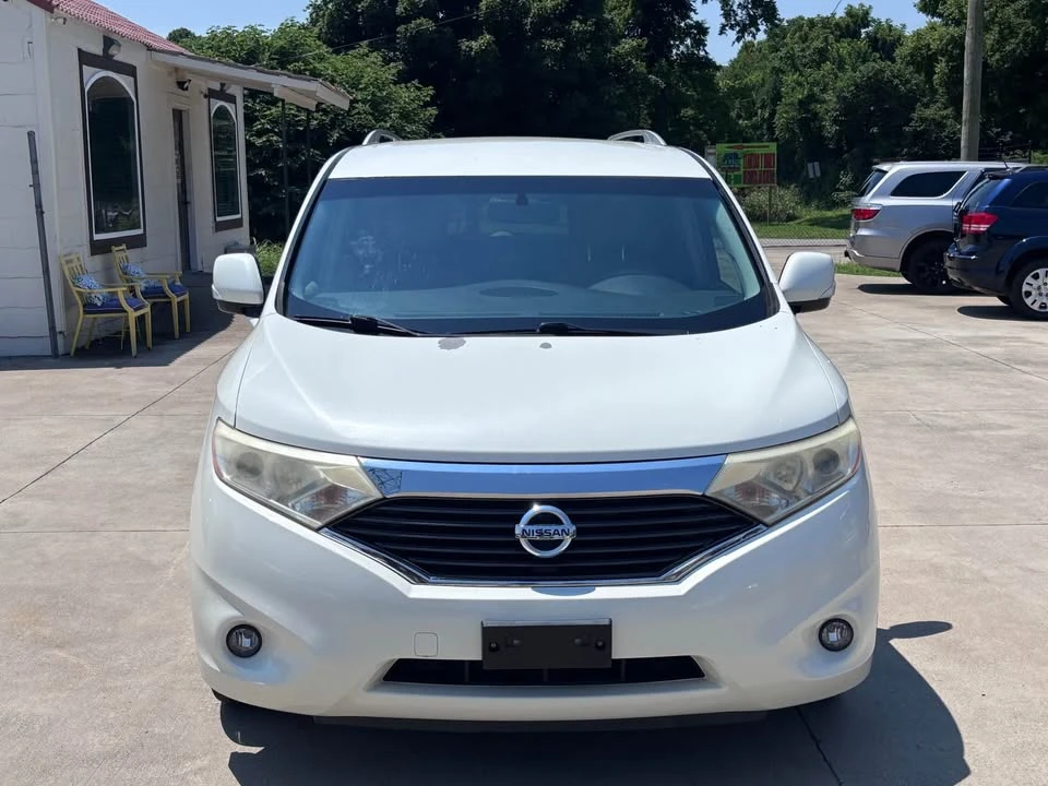 2012 Nissan Quest - Image 8 of 20