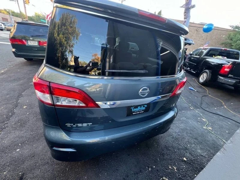 2012 Nissan Quest - Image 6 of 12