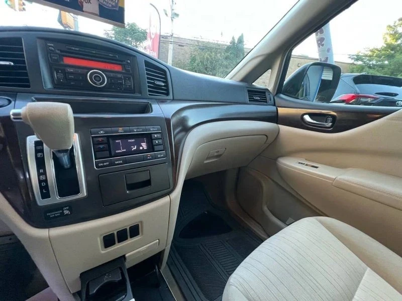 2012 Nissan Quest - Image 10 of 12
