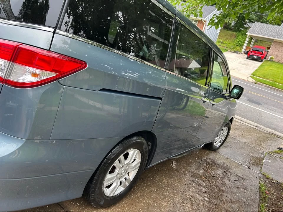 2012 Nissan Quest - Image 2 of 4