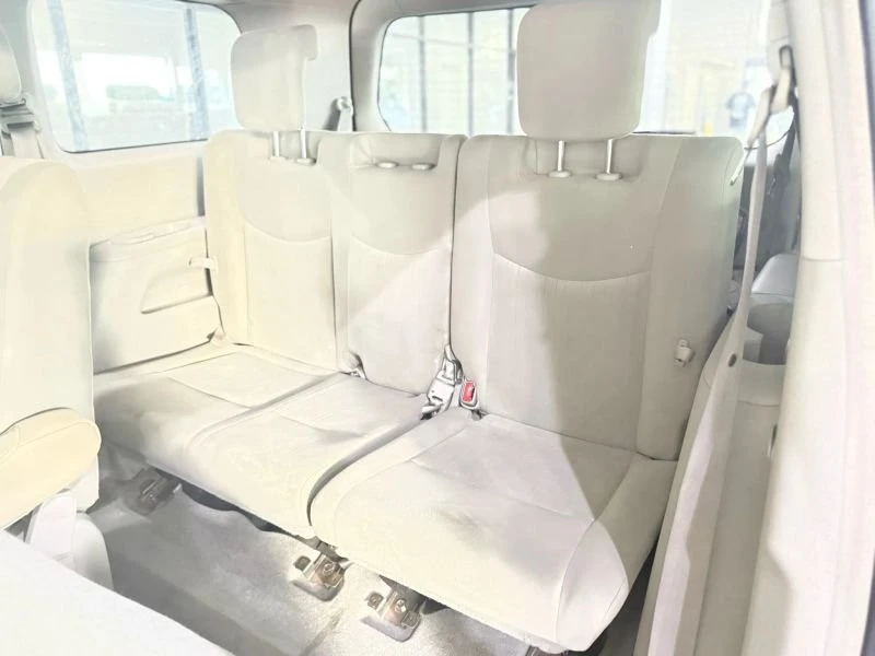 2012 Nissan Quest - Image 10 of 13