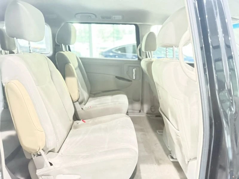 2012 Nissan Quest - Image 12 of 13