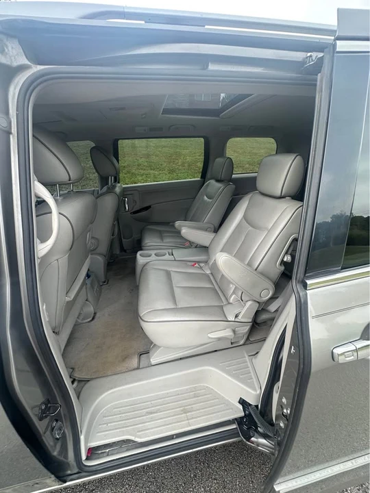 2012 Nissan Quest - Image 3 of 6